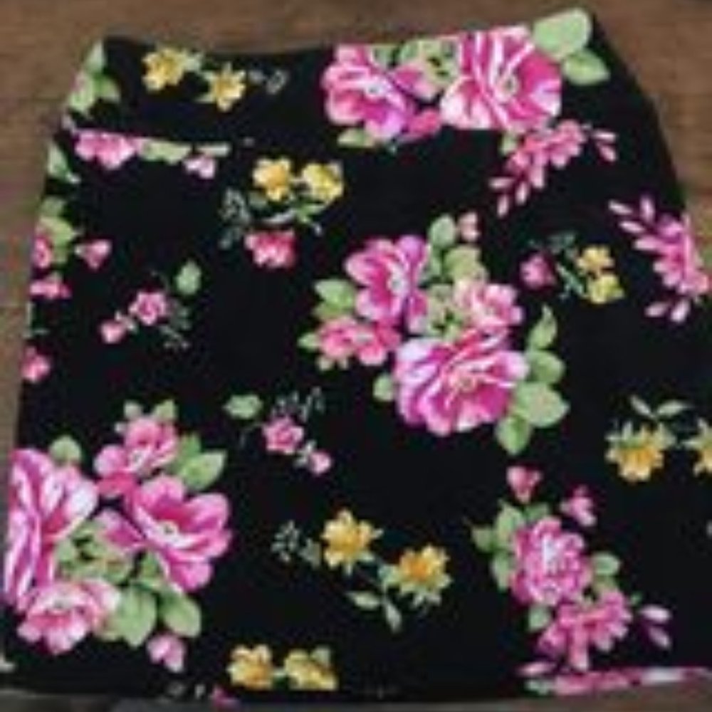 Xhilaration women's skirt size S